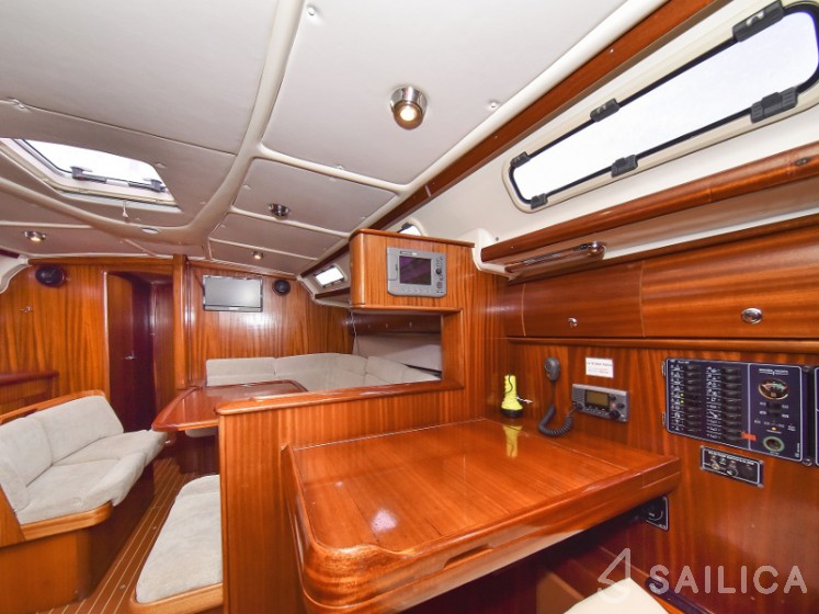Bavaria 44 - Yacht Charter Sailica