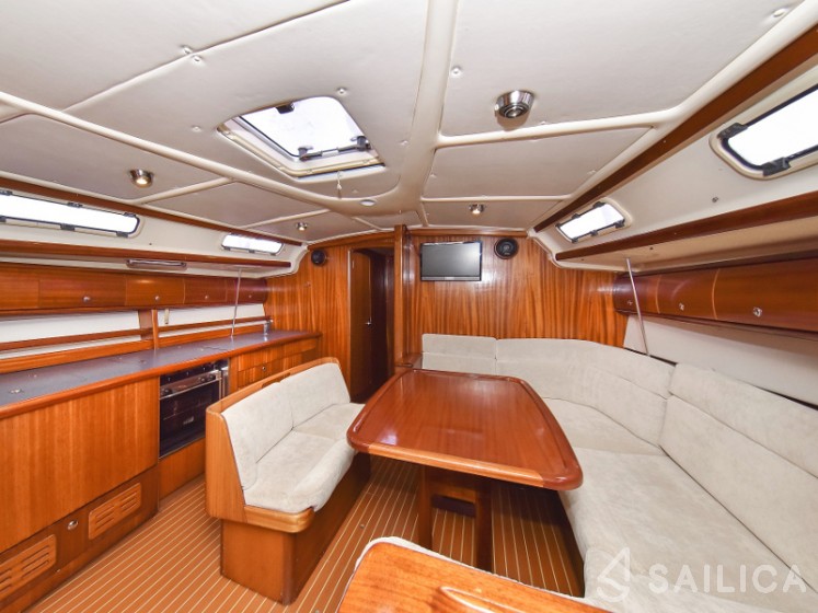 Bavaria 44 - Yacht Charter Sailica