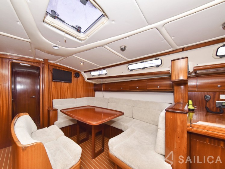 Bavaria 44 - Yacht Charter Sailica