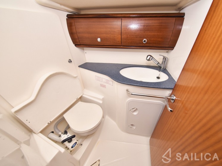 Bavaria 44 - Yacht Charter Sailica