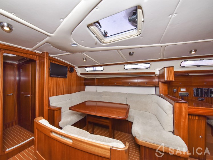 Bavaria 44 - Yacht Charter Sailica