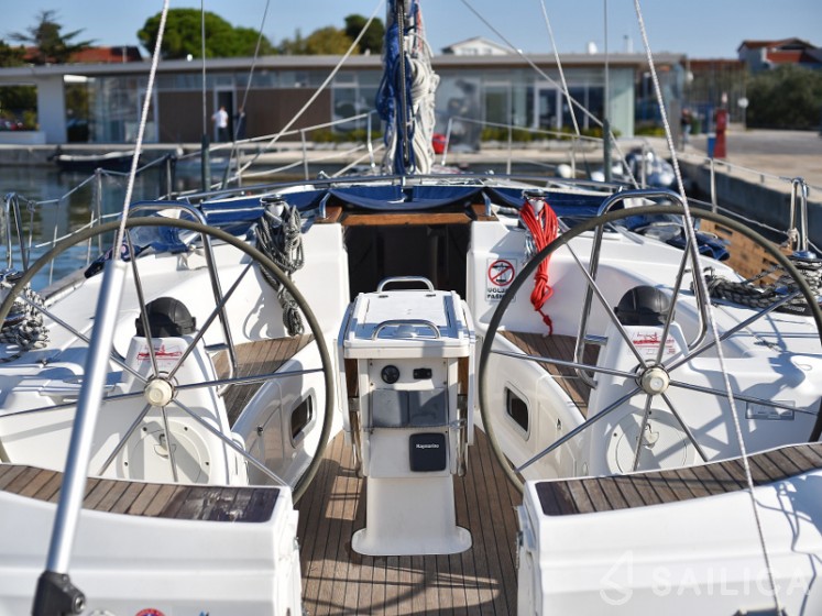 Bavaria 44 - Yacht Charter Sailica