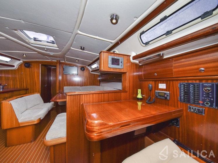 Bavaria 44 - Yacht Charter Sailica