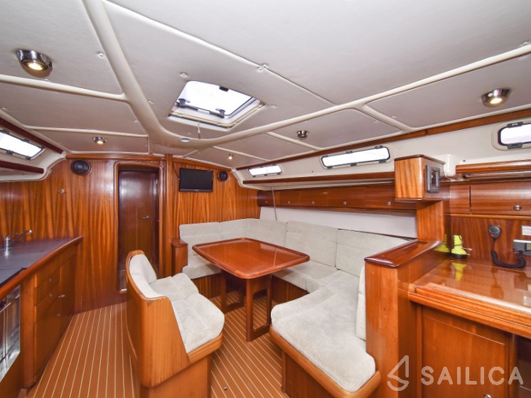 Bavaria 44 - Yacht Charter Sailica