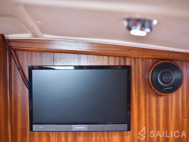 Bavaria 44 - Yacht Charter Sailica
