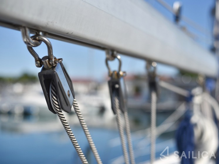 Bavaria 44 - Yacht Charter Sailica