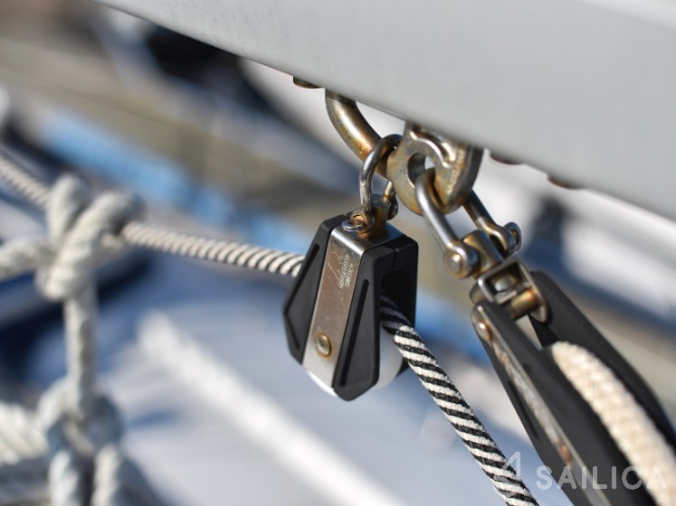 Bavaria 44 - Yacht Charter Sailica