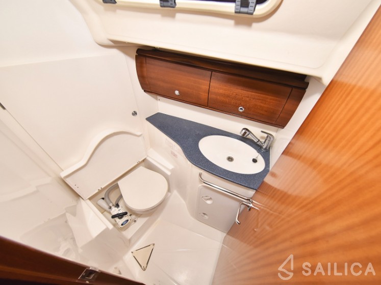 Bavaria 44 - Yacht Charter Sailica