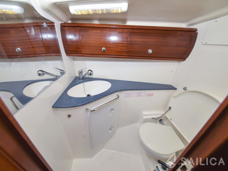 Bavaria 44 - Yacht Charter Sailica