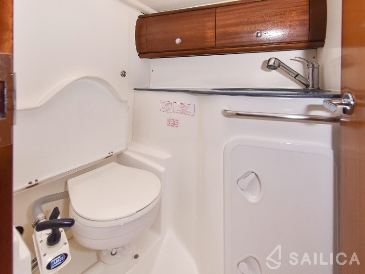 Bavaria 44 - Yacht Charter Sailica