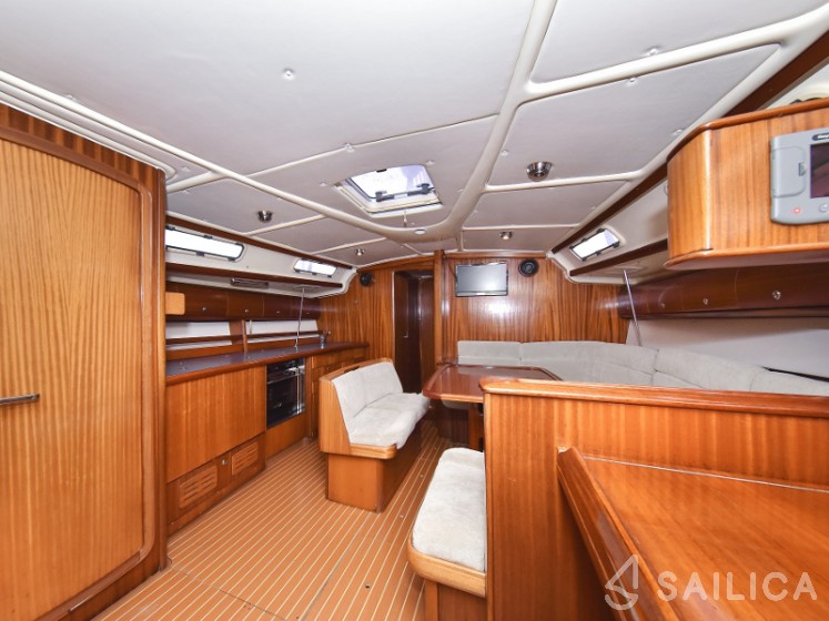 Bavaria 44 - Yacht Charter Sailica
