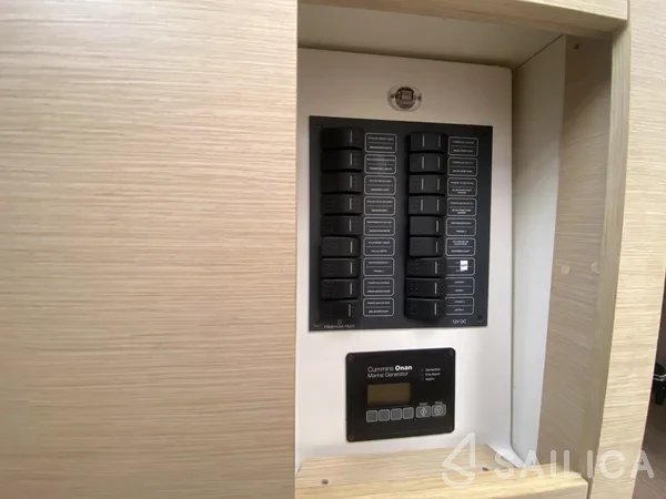 Helia 44 - Yacht Charter Sailica