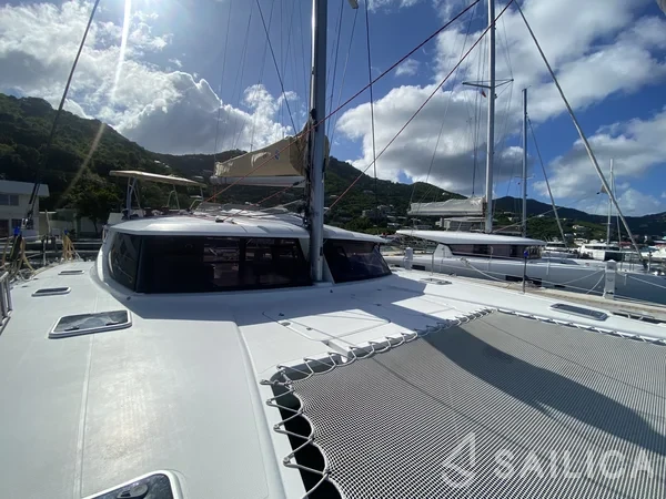 Helia 44 - Yacht Charter Sailica