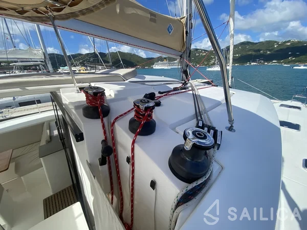 Helia 44 - Yacht Charter Sailica