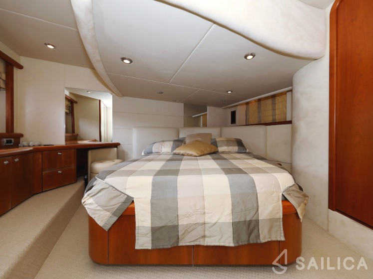 Manhattan 50 - Yacht Charter Sailica