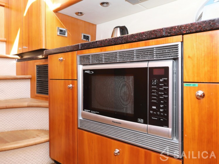 Manhattan 50 - Yacht Charter Sailica