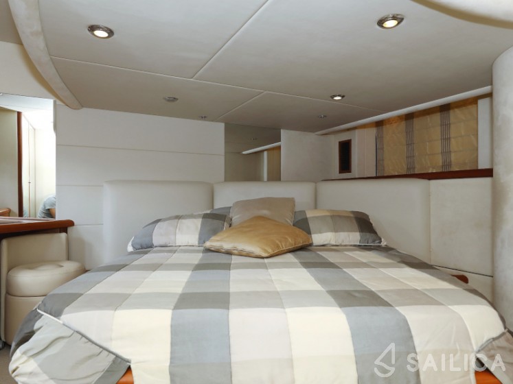 Manhattan 50 - Yacht Charter Sailica