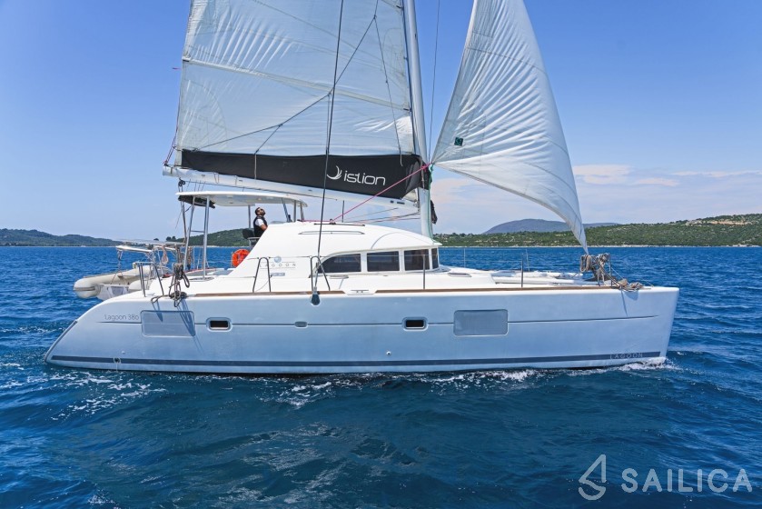 Lagoon 380 - Yacht Charter Sailica