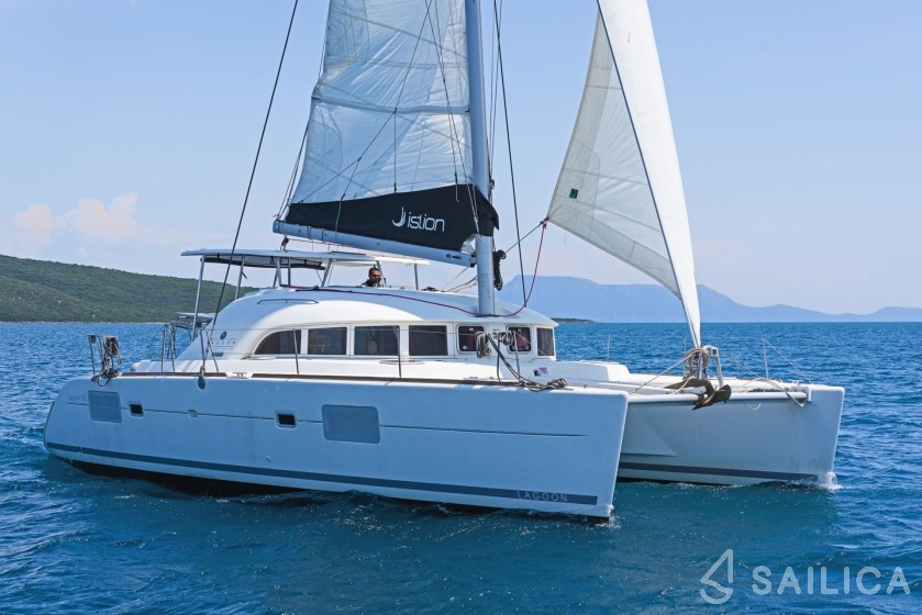 Lagoon 380 - Yacht Charter Sailica