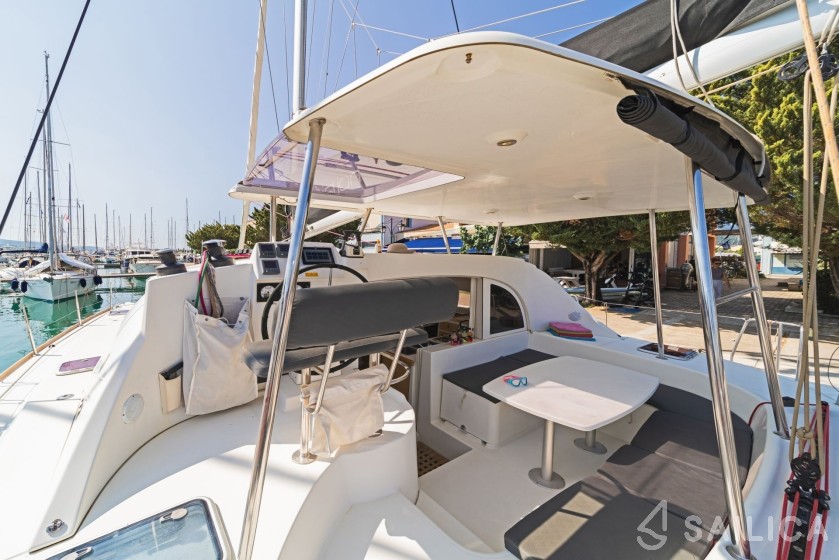 Lagoon 380 - Yacht Charter Sailica