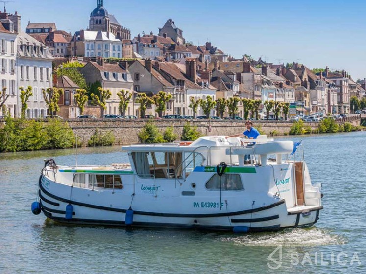 Pénichette 1020 - Yacht Charter Sailica