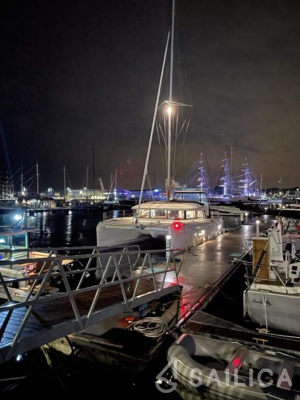 Lagoon 42 - Yacht Charter Sailica
