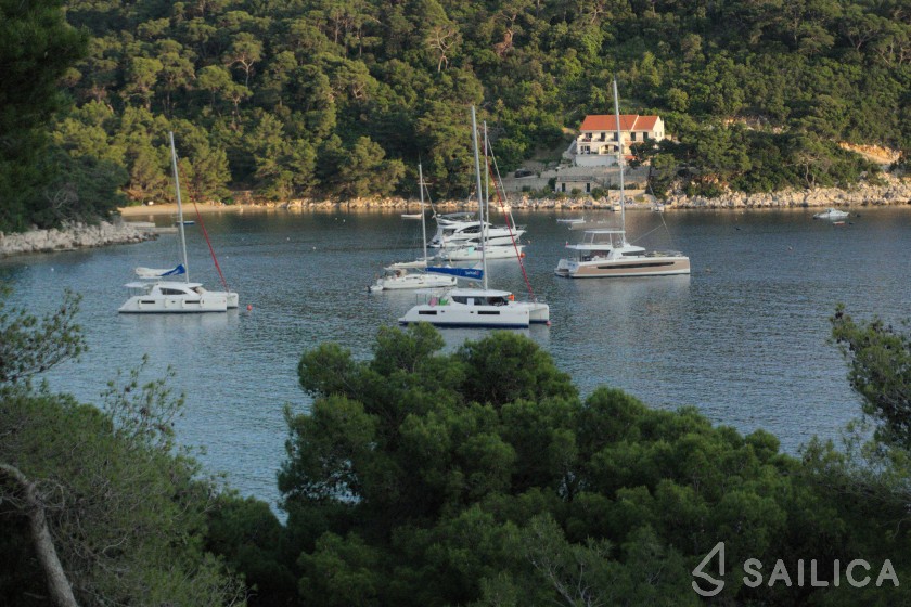 Bali 5.4. - Yacht Charter Sailica