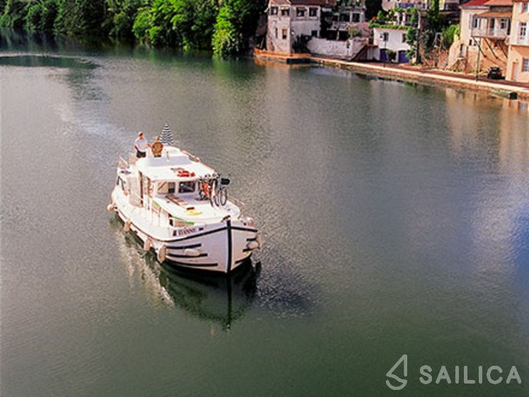 Pénichette 1020 - Yacht Charter Sailica