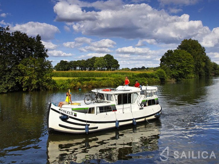 Pénichette 1022 - Yacht Charter Sailica