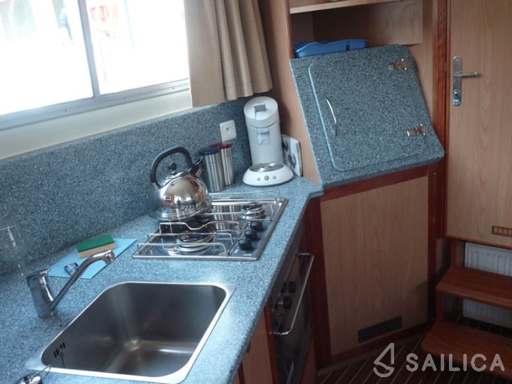 Pénichette 1022 - Yacht Charter Sailica