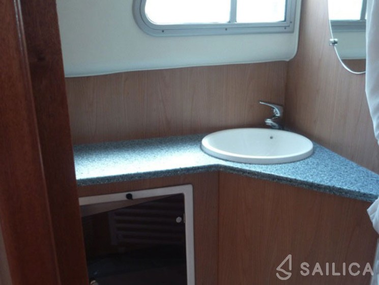 Pénichette 1022 - Yacht Charter Sailica