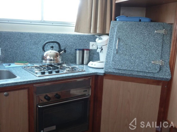 Pénichette 1022 - Yacht Charter Sailica