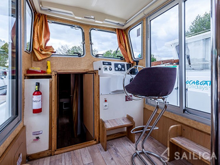 Pénichette 1107 - Yacht Charter Sailica