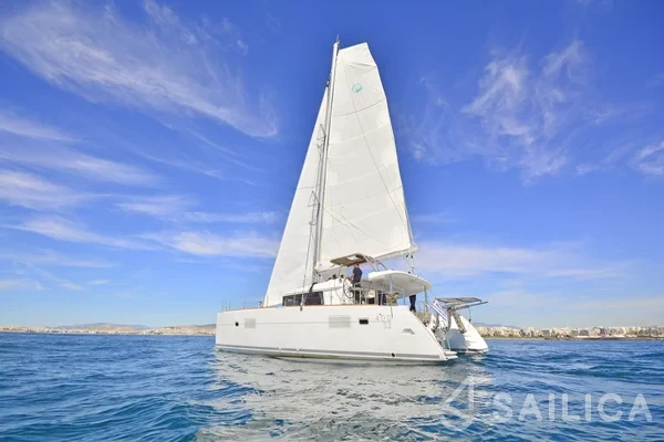Lagoon 400 S2 - Yacht Charter Sailica