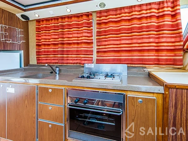 Pénichette 1120 - Yacht Charter Sailica