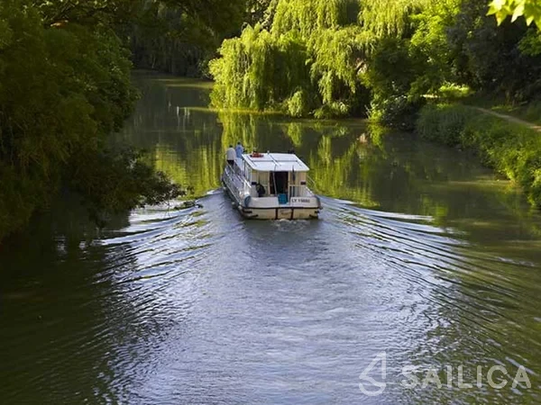 Pénichette 1120 - Yacht Charter Sailica