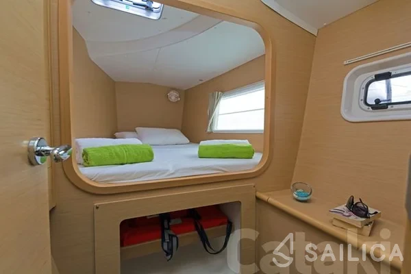 Lagoon 380 S2 - Yacht Charter Sailica