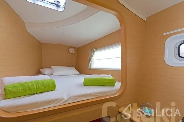 Lagoon 380 S2 - Yacht Charter Sailica