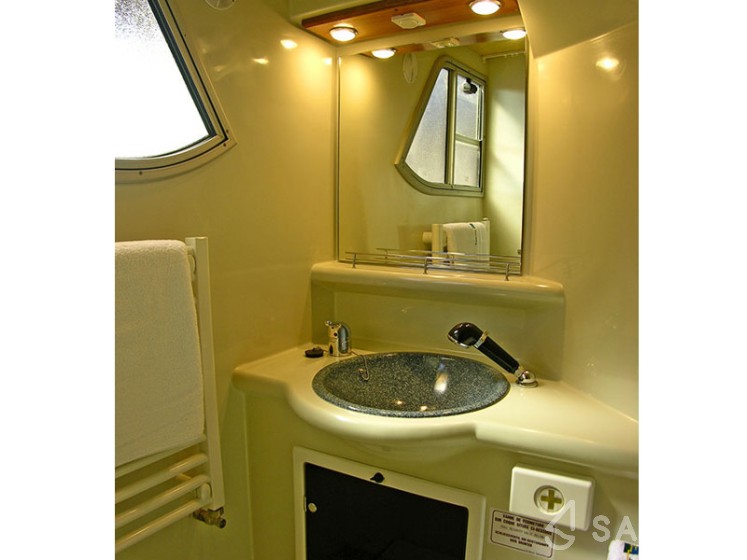 Pénichette 1180 - Yacht Charter Sailica