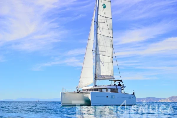 Lagoon 400 S2 - Yacht Charter Sailica