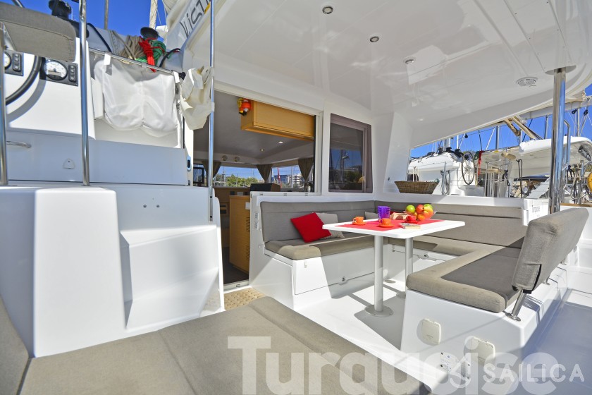 Lagoon 400 S2 - Yacht Charter Sailica