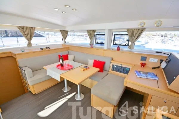 Lagoon 400 S2 - Yacht Charter Sailica
