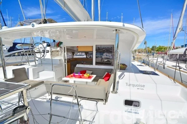 Lagoon 400 S2 - Yacht Charter Sailica