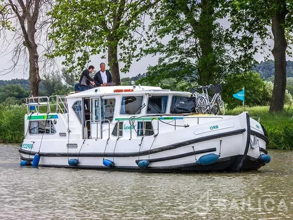 Pénichette 1180 - Yacht Charter Sailica