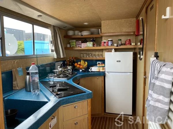 Pénichette 1180 - Yacht Charter Sailica