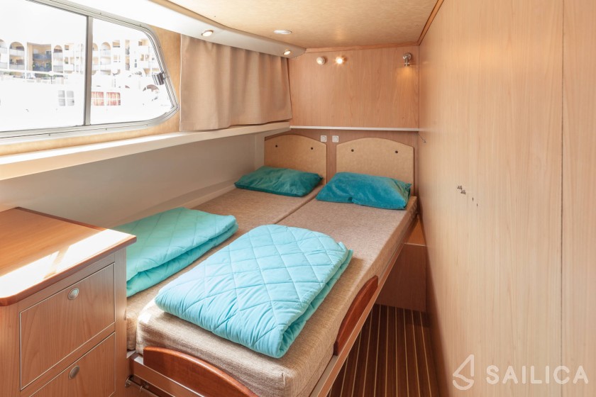Pénichette 1180 - Yacht Charter Sailica