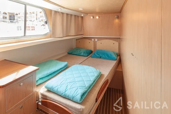 Pénichette 1180 - Yacht Charter Sailica