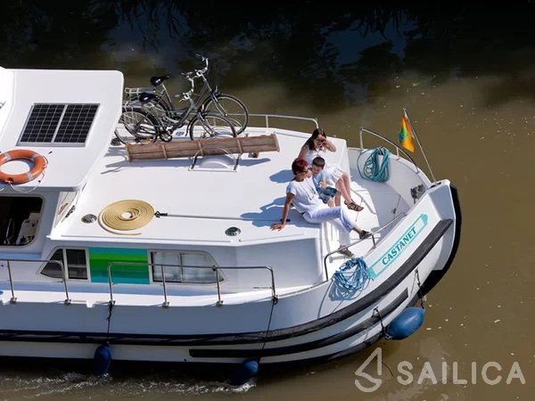 Pénichette 1180 - Yacht Charter Sailica