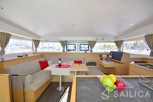 Lagoon 400 S2 - Yacht Charter Sailica