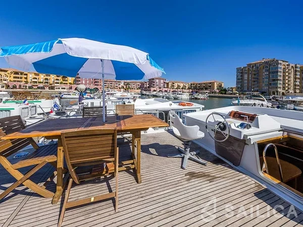 Pénichette 1500FB - Yacht Charter Sailica